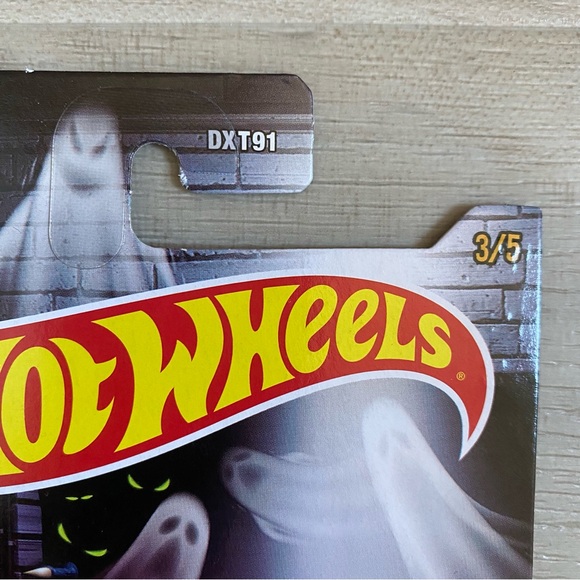HOT WHEELS • x2‼️ Limited Special Edition Trick Or Treat Halloween Series Cars - Picture 4 of 16